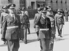 Grupa jugoslavenskih časnika, navodno pod utjecajem britanske tajne službe, izvršila je puč, smijenila Namjesništvo, odnosno kneza Pavla, kao i vladu Dragiše Cvetkovića, a maloljetni kralj Petar II. Karađorđević proglašen je punoljetnim, te je preuzeo vladarsku dužnost. Predsjednik vlade postao je general Simović