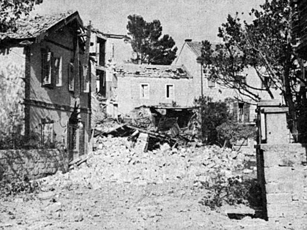 Ruševine nakon bombardiranja Solina 13. rujna