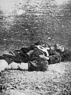 Jedan od mnogih boraca koji su, prenoseći ranjenike preko planine Prenj, podlegli naporima