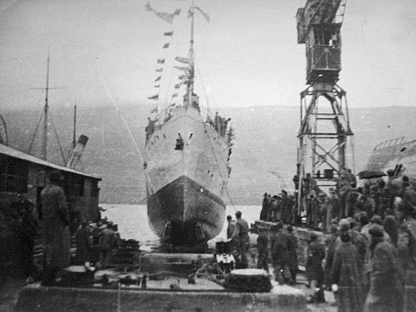 Brod »Knin«, izvađen s morskog dna u Gradskoj luci, bit će uskoro spreman za plovidbu